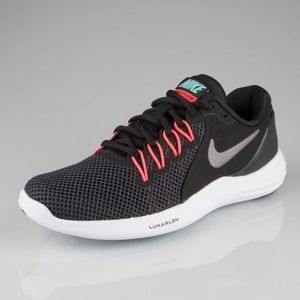 nike women's running shoes ankle support